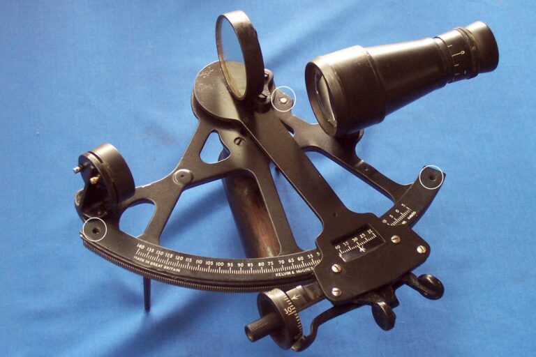 Read more about the article The Sextant’s Role in Celestial Navigation